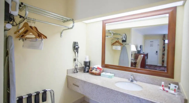 Номер Standard Days Inn by Wyndham Shenandoah
