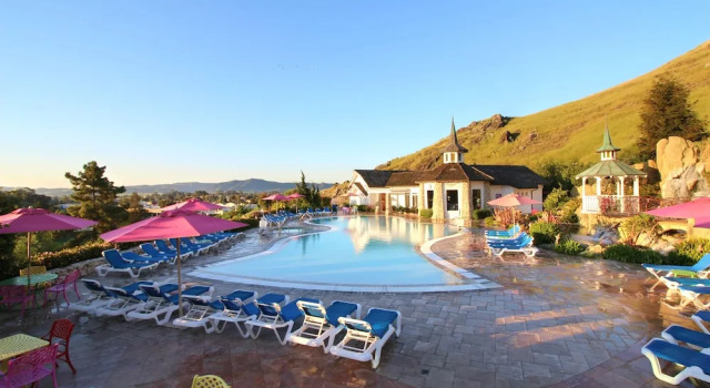 Люкс с балконом Madonna Inn