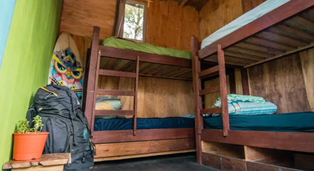 Кровать в общем номере (женский номер) Compay Hostel La Pedrera