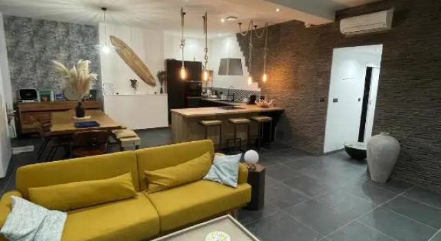 Апартаменты Appart 110m2 terrasse climatisé quartier médiéval