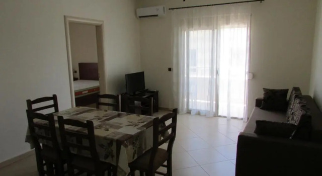 Aati Apartment, Rezerwuj Apartament Hotele w Durres County z parkingiem, Parking