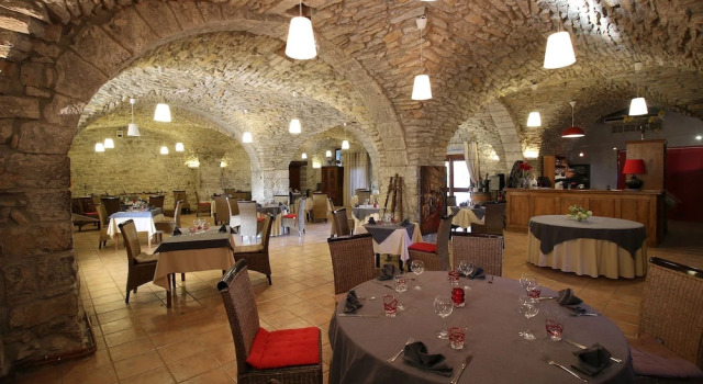 Gîte Païolive, Rezerwuj Hotel Hotele w Owernia z parkingiem, Parking