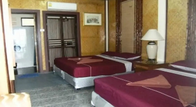 Четырёхместный семейный номер Standard с балконом White Sand Beach Resort