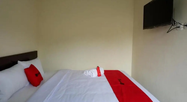 RedDoorz near Terminal Mendolo Wonosobo