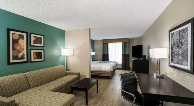 Номер Executive La Quinta by Wyndham Lebanon