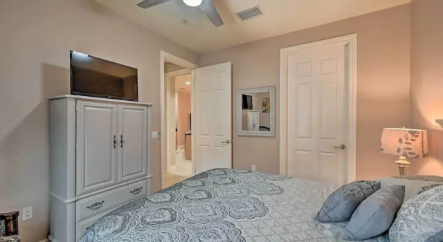 Ole at Lely Townhome w/ Endless Amenities!, 予約 ホテル レリー フロリダ州