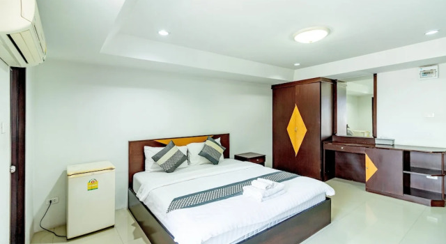 Двухместный номер Standard с балконом Grannylla Residence Charoenkrung
