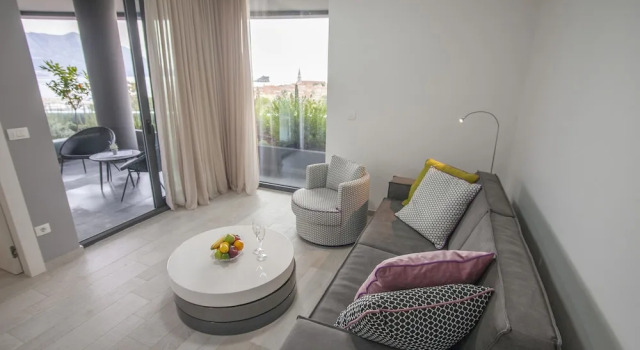 Апартаменты Comfort c 1 комнатой с балконом и с видом на море Royal Gardens Paradise