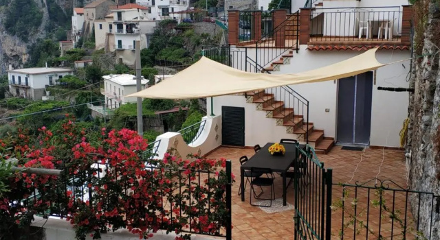 Amalfi wonderful House, Book Hotel Hoteller i Pontone med parkering, Parkering