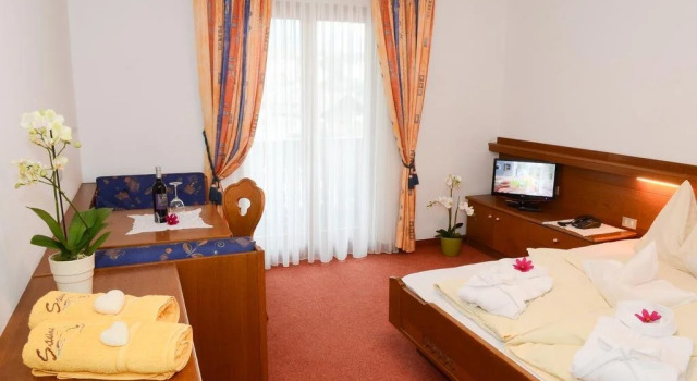 Pension Felseneck, Забронировать Отель Отели в центре Сан-Леонардо-ин-Пассирии, в центре