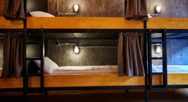 Кровать в общем номере Sonne by BED-Stage