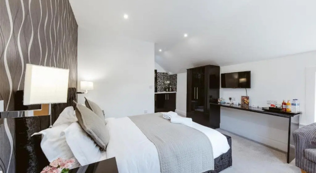 Modern city centre studio apartment