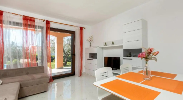 Апартаменты с 2 комнатами с видом на бассейн Apartments Mandić