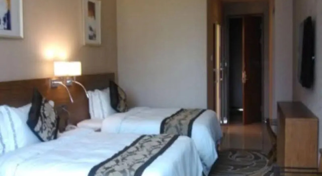 Golden Vision Hotel