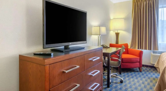 Четырёхместный номер Standard Spark by Hilton Lakewood Denver Southwest