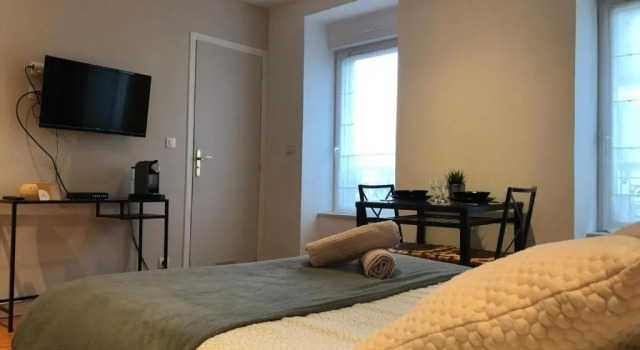 Studio Brest centre ville, 3ème étage sans ascenseur, Rezerwuj Apartament Brest 