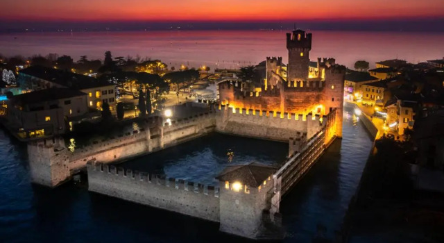 Коттедж MANTEGNA BOUTIQUE APARTMENT, 75mq, 100mt from the lake, free parking