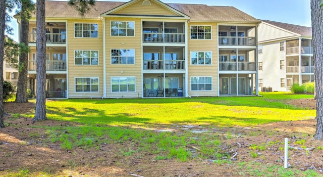 Апартаменты с 2 комнатами Pool, Patio & Golf Course Views: Myrtle Beach Gem