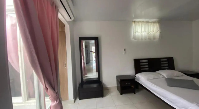 Hermoso apartamento con piscina y ascensor.
