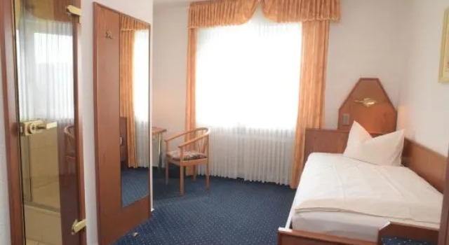Hotel Restaurant Zur Börsch, Κράτηση Ξενοδοχείο Niederkassel Βόρεια Ρηνανία - Βεστφαλία