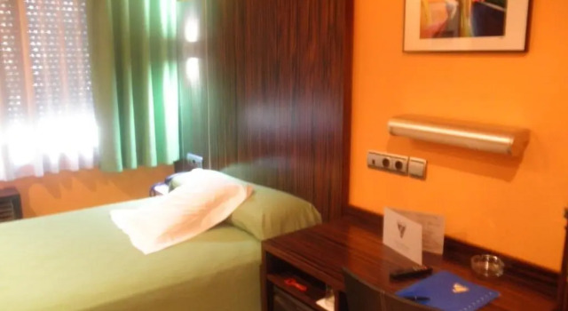Одноместный номер Standard Hotel Gran Via