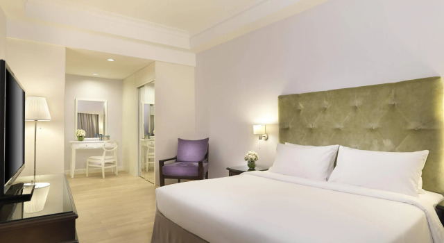 Ambassador Row Hotel Suites by Lanson Place