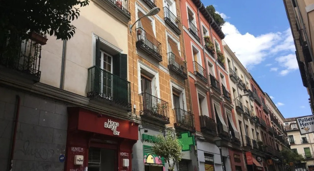Stylish Apartment in Heart of Malasaña, Забронировать Апартаменты/квартира Шамбери Мадрид, рядом с Дом-музей Лопе де Вега