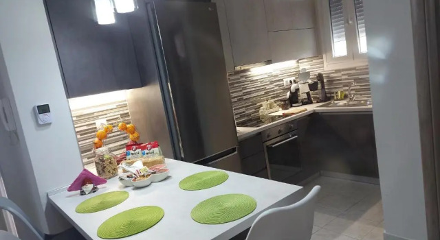 Appartamento Violet Studio με πισίνα