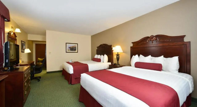 Четырёхместный номер Deluxe Hotel Chequamegon, BW Signature Collection