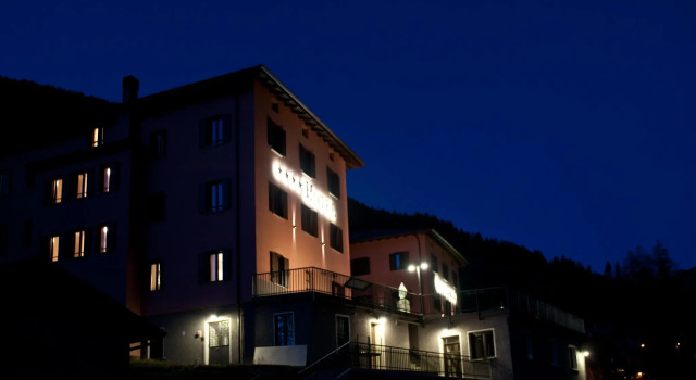 Hotel Garnì Cristallo, Book Hotel Ponte di Legno Adamello Ski