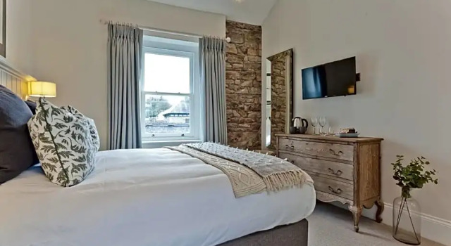 Tithe Barn - Self Check In Hotel, Забронировать Отель Отели в центре Кокермут, в центре