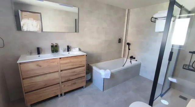 Четырёхместный семейный номер Standard Hotel Boutique Lamar de Suances