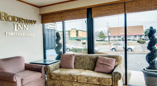 Rodeway Inn Civic Center, จอง โรงแรม Roanoke เวอร์จิเนีย