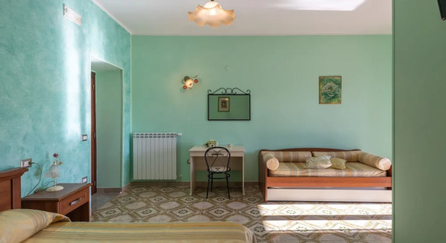 Трёхместный номер Comfort c 1 комнатой с балконом и с видом на бассейн B&B La Mortella