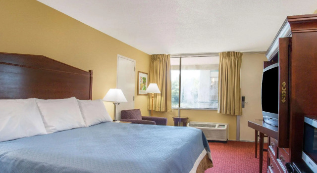 Двухместный номер Standard Days Inn Gateway