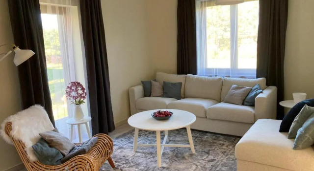 LUČI jūras apartamenti, Book Lejlighed Hoteller i Baltic Sea med parkering, Parkering