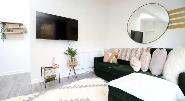 Minister House Apt 1 by Tŷ SA