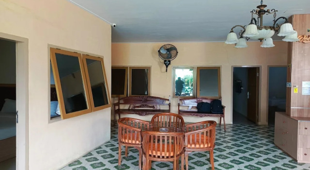 Adisa Homestay, Rezerwuj Pensjonat Tanie hotele w Malang, w pobliżu Taman Rekreasi Kota