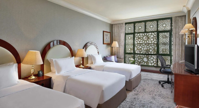 Трёхместный номер Deluxe Madinah Hilton Hotel