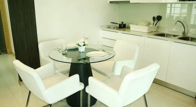 Люкс с 2 комнатами с балконом и с видом на сад The Baycliff Residence
