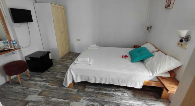 Номер Economy Ionic Hotel