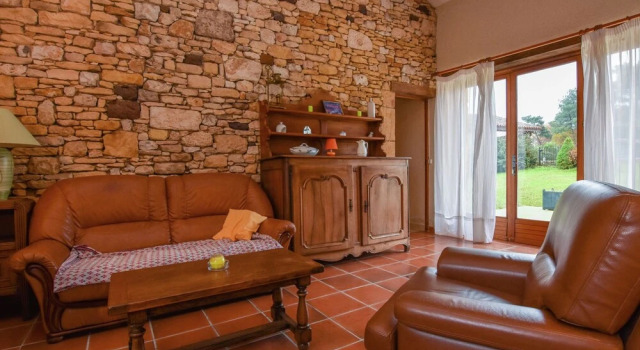 Lovely holiday home in Biron with fenced swimming pool, Rezerwuj Hotel Biron Red Perigord