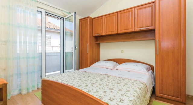 Awesome Home in Supetarska Draga with Hot Tub, WiFi & 2 Bedrooms