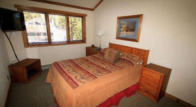 Mountainback #63, Loft, Den, Rezerwuj Hotel Hotele w Mammoth z parkingiem, Parking