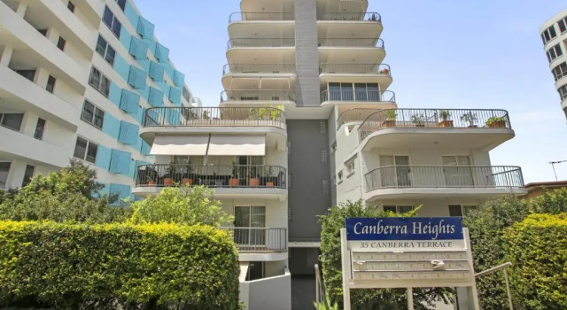 Canberra Heights Unit Two 35 Canberra Tce Kings Beach, Prenota Hotel Hotel a Queensland con piscina, Piscina