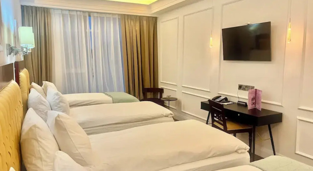 Четырёхместный номер Deluxe The Talbot Hotel