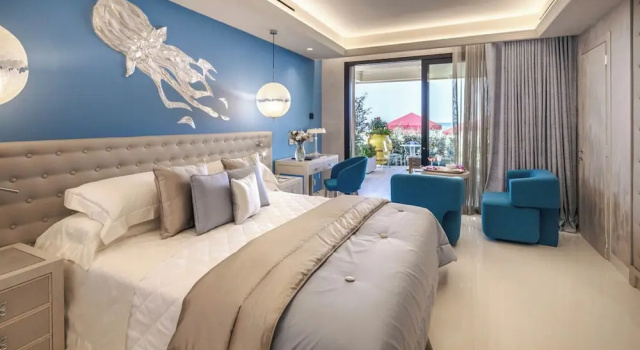 Номер Superior с видом на море Cala Beach Resort