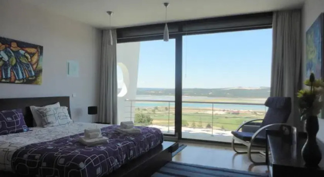 Unique Lake House In Silver Coast, Rezerwuj Willa Wille w Centro Region, Willa