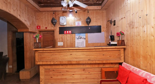 Hotel La Villa, Забронировать Отель Сринагар Jammu & Kashmir Ski