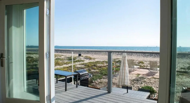 Апартаменты Luxury Beachfront Condo - Endless Views - Surf 1